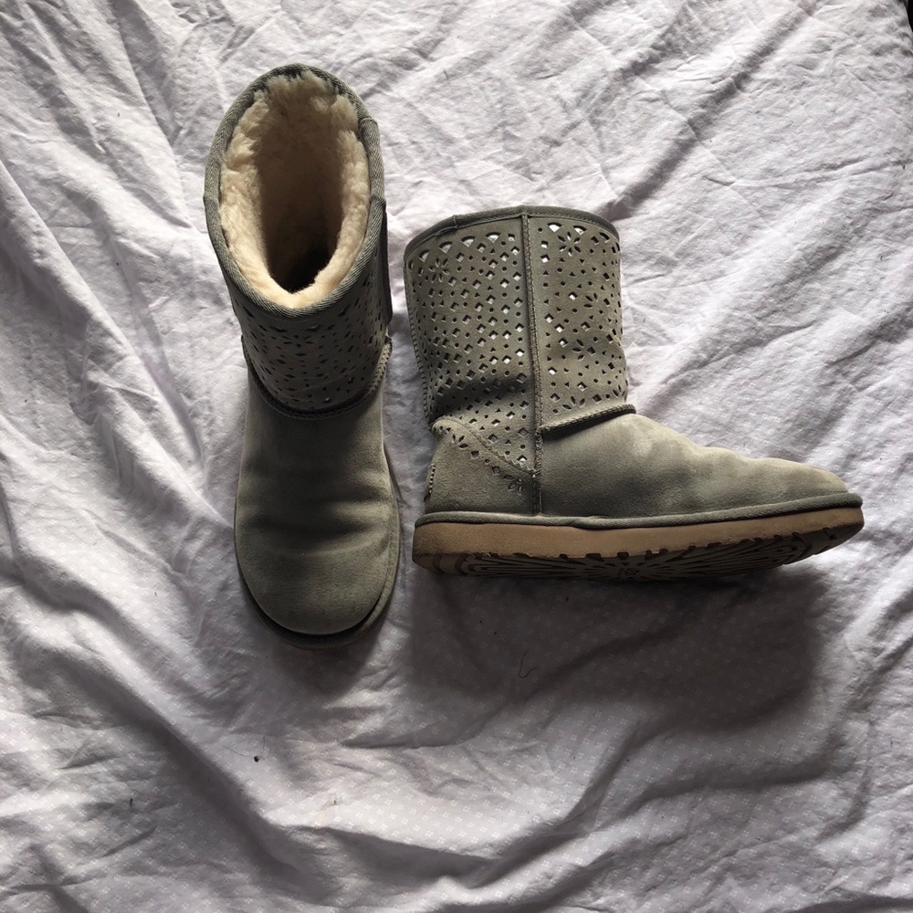 Grey uggs size 7